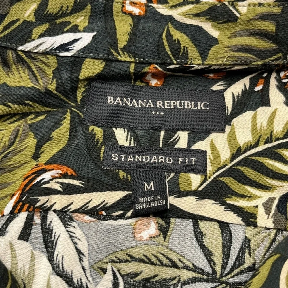 Banana Republic Mens M Standard Fit Tropical Tiger Leaf‎ Print Rayon Shirt Olive
